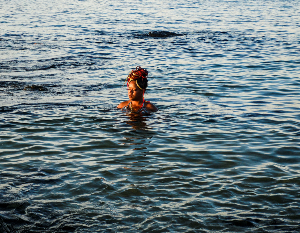 Emergence 2024  woman's in the ocean