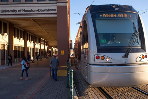 Metro rail in front of One Main Building 